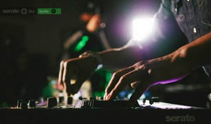 Spotify の音楽を DJ に転送して再生